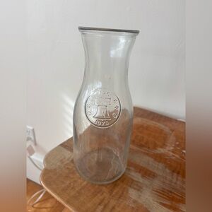 Anchor Hocking Glass Bicentennial 1776-1976 Milk Bottle Carafe Vase US10